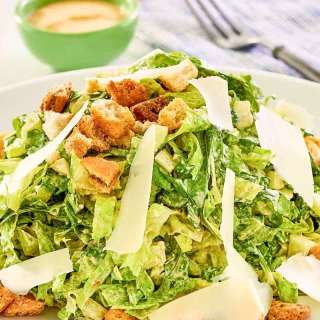 Houston's-Style Spicy Caesar Dressing