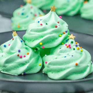 Christmas Meringue Cookies