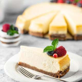 Classic New York Style Cheesecake