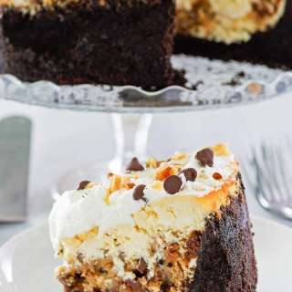 Olive Garden Cookie Dough Cheesecake (Copycat Recipe)