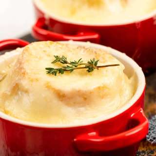 Authentic French Onion Soup Gratinée with Golden Gruyère Crust