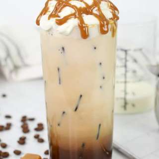 Homemade Starbucks Iced Caramel Macchiato
