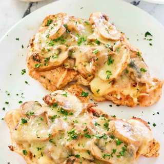 Copycat Texas Roadhouse Smothered Chicken