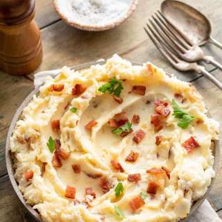 Copycat Ponderosa Steakhouse Loaded Mashed Potatoes