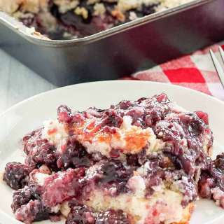 Easy Homemade Blackberry Cobbler
