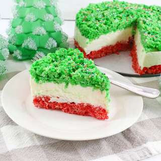 Christmas Rice Krispie Cheesecake