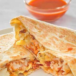 Homemade Taco Bell Breakfast Crunchwrap (Ready in 20 Minutes)