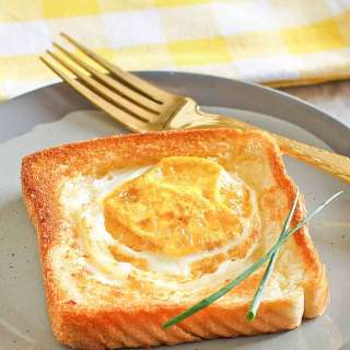 Cracker Barrel Egg in a Basket Copycat Recipe