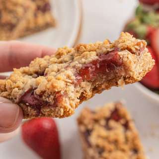 Strawberry Oatmeal Bars