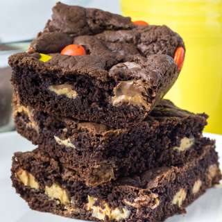 Reese's Cookie Bars (5-ingredients)