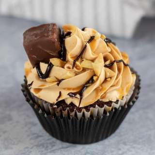 Snickers Cupcakes