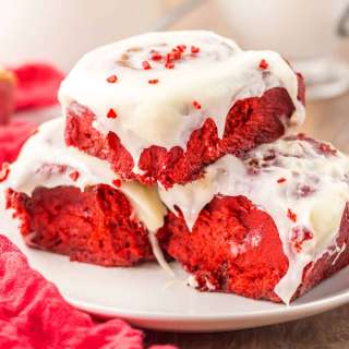Red Velvet Cinnamon Rolls