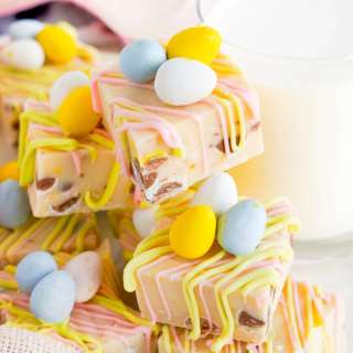 Easter Fudge (With Mini Eggs!)