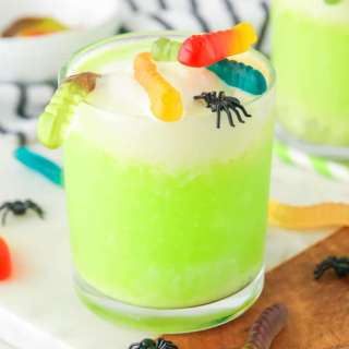 Easy Spooky Halloween Punch For Kids (3 Ingredients!)