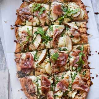 Arugula and Prosciutto Pizza