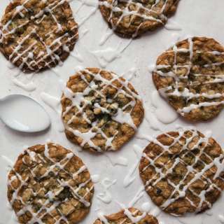 Chewy Pistachio Oat Lace Cookies