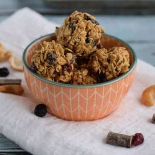 Chocolate Cashew Energy Balls