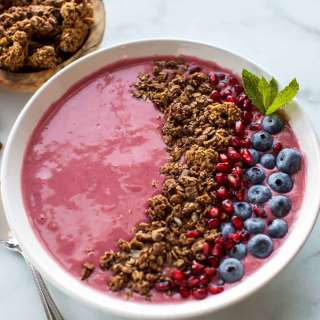 Raspberry Smoothie Bowl
