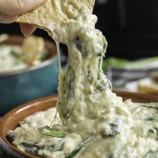 Slow Cooker Spinach Artichoke Dip