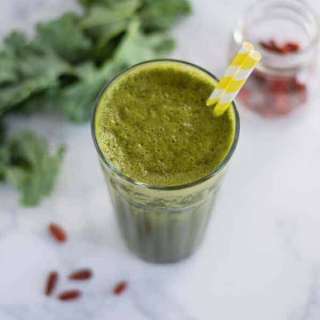 Green Goji Berry Smoothie