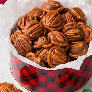 Pretzel Turtles (3 Ingredients)