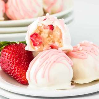 Strawberry Shortcake Truffles (With Golden Oreos)