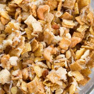 Sweet Holiday Chex Mix