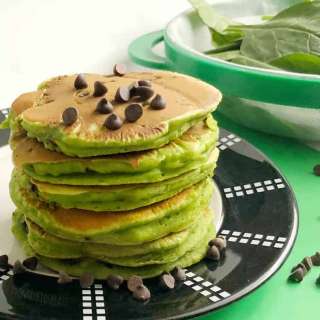 Easy Green Spinach Pancakes With Mint Chocolate Chip