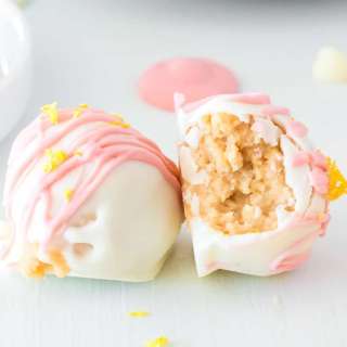 Strawberry Lemonade Truffles (With Golden Oreos)