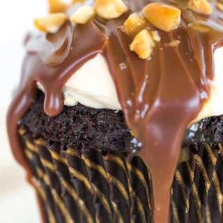 Snickers Cupcakes