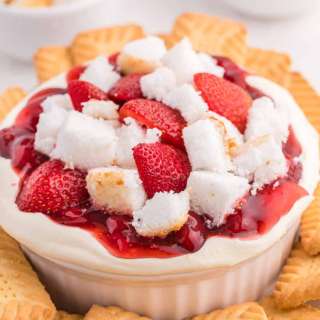 Strawberry Shortcake Cheesecake Dip