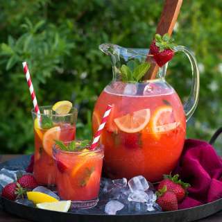 Stevia Sweetened Strawberry Lemonade