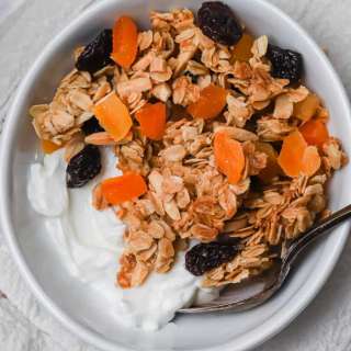 Easy Homemade Granola Recipe