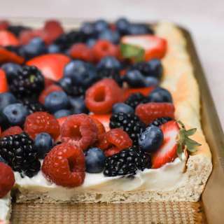 Easy Fruit Pizza Recipe