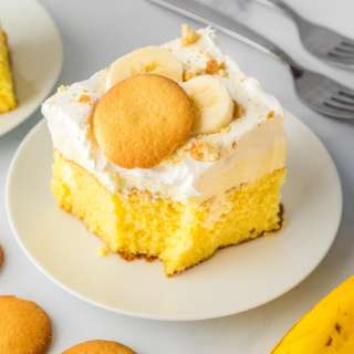 Banana Pudding Poke Cake