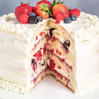 Fresh Berry Chantilly Cake