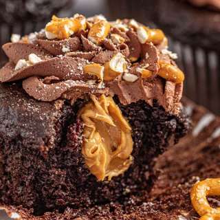 Chocolate Peanut Butter Pretzel Cupcakes