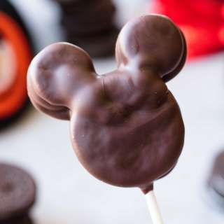 Mickey Mouse Oreo Pops
