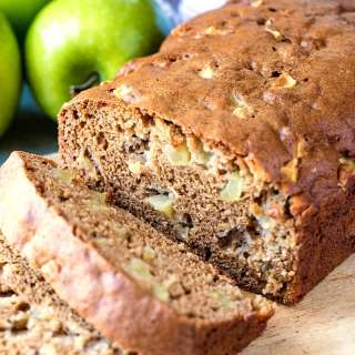 Moist Cinnamon Apple Bread