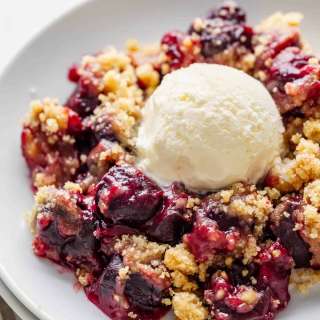 Cherry Crumble