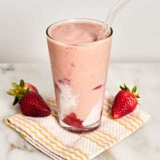 Hailey Bieber Strawberry Glaze Skin Smoothie