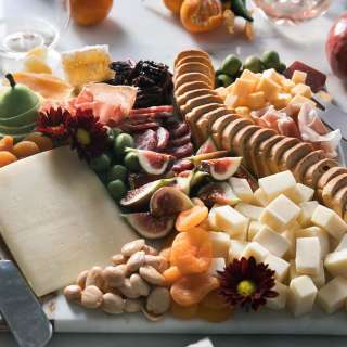 How to Build a Cheese Board