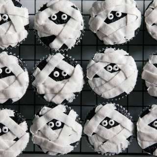 Mummy Dark Chocolate Cupcakes
