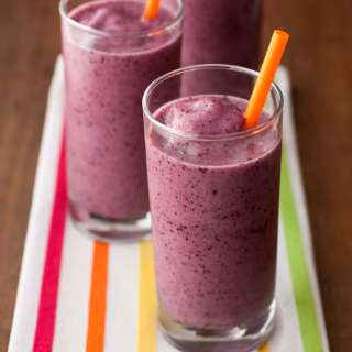 Banana Berry Smoothies {Jamba Juice Copycat}