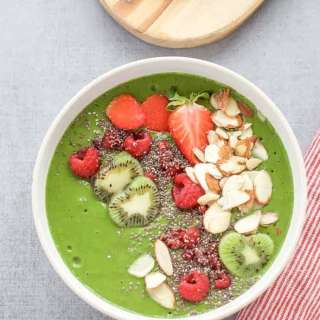 Green Smoothie Bowl with Raspberries