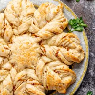 Gruyere Onion Star Bread