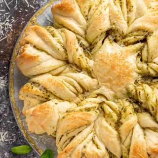 Pesto Parmesan Star Bread