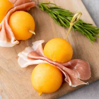 Cantaloupe Prosciutto Bites