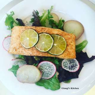 Salmon Fillets with Baby Greens and Arugula Salad