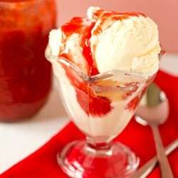 Homemade Strawberry Ice Cream Topping